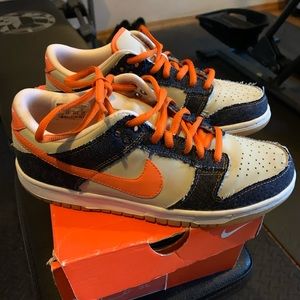Nike dunks low size 6Y